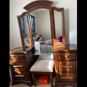 Three part wood vanity set w/base, stool and mirror.